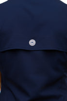 Blusa tipo Pescador de Mujer Manga Corta Azul Marino acercamiento espalda