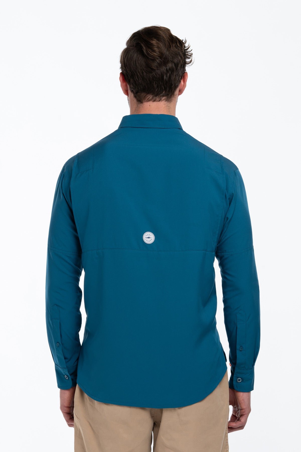 Camisa Tipo Pescador Hombre Manga Larga Color Azul Cenizo Fort Lauder espalda