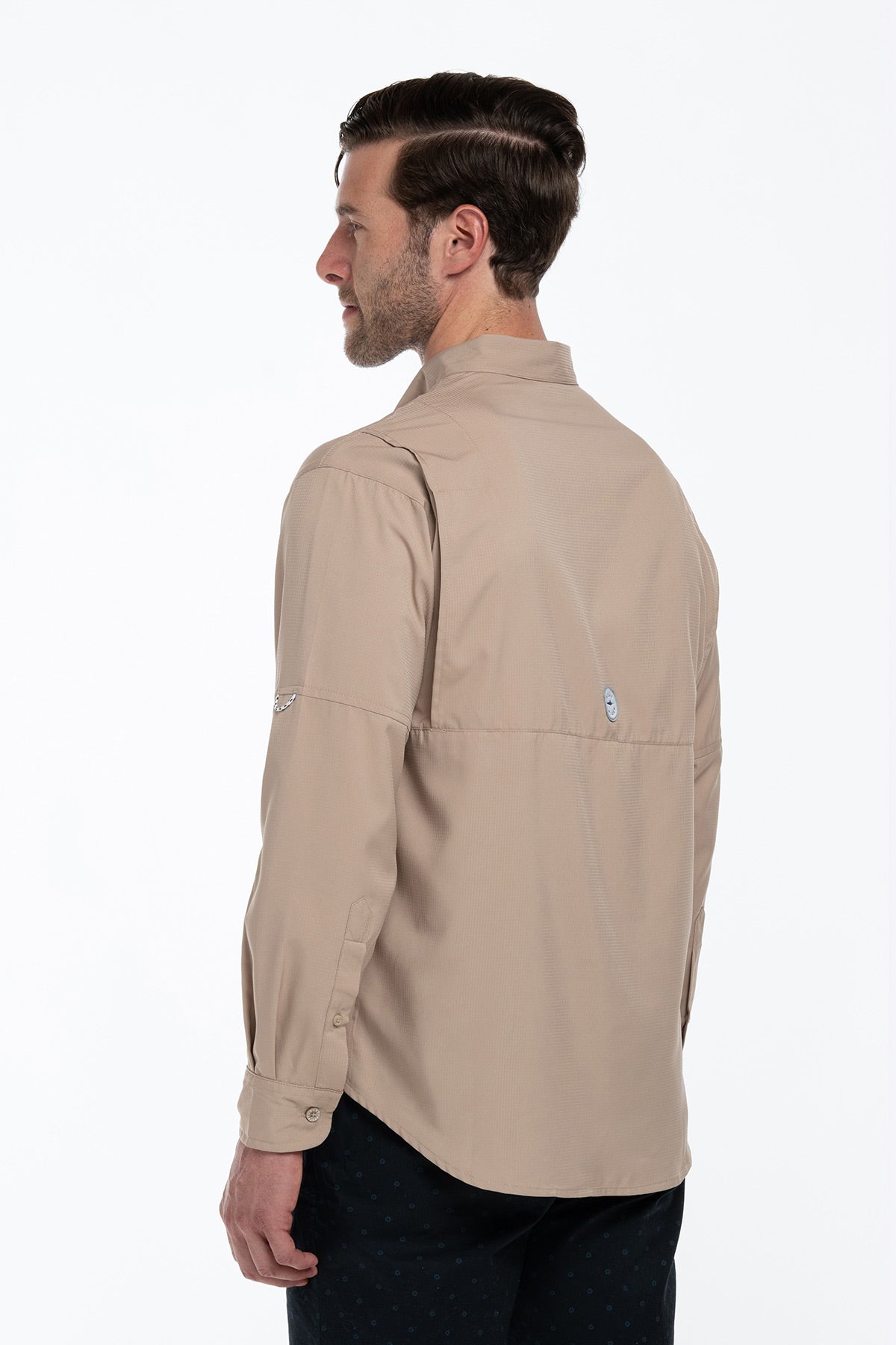Camisa Tipo Pescador Hombre Manga Larga Color Kaki Outdoor Fort Lauder Lateral
